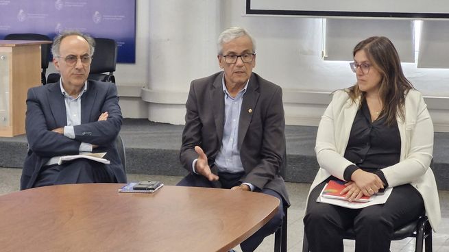 El ministro Juan Castillo encabezó la primera reunión del Consejo Superior Tripartito.