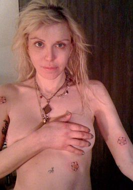 Courtney Love se desnudó en Twitter (foto 3)