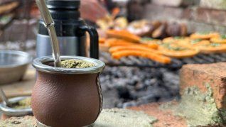 En la fiesta más argentina, hay localidades que te reciben con los brazos abiertos para celebrar. En la fiesta más argentina, hay localidades que te reciben con los brazos abiertos para celebrar.