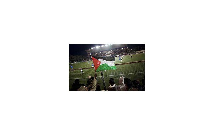 Fiesta. La gente vibró con el primer partido de Palestina en la Franja de Gaza. ¿El resultado? Quedó en un segundo plano.