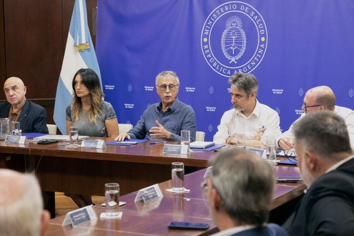 Los futuros egresados podrán gestionar la matrícula directamente en las facultades, junto con el título de grado. Los futuros egresados podrán gestionar la matrícula directamente en las facultades, junto con el título de grado.