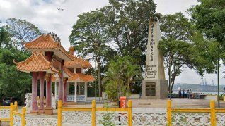 China condena la demolición de un monumento en honor a la comunidad china en Panamá. China condena la demolición de un monumento en honor a la comunidad china en Panamá.