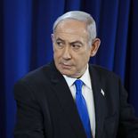 Netanyahu está acusado de soborno, fraude y abuso de confianza presentados en 2019 tras años de investigaciones. Netanyahu está acusado de soborno, fraude y abuso de confianza presentados en 2019 tras años de investigaciones.
