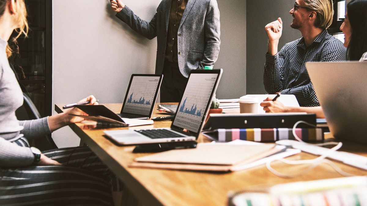 Strategies for young people to acquire knowledge and become new talents