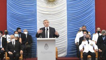 El presidendete Alberto Fernández, que estará acompañado por el ministro de Defensa, Jorge Taiana, tomará juramento de fidelidad a la Constitución Nacional a los 290 flamantes oficiales
