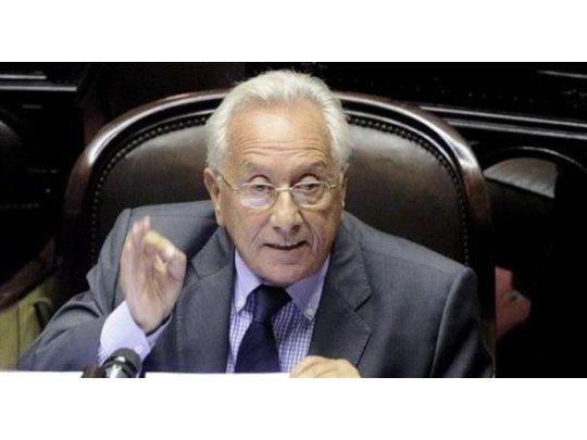 En declaraciones radiales, Recalde consideró que Macri está muy mal informado de la realidad, de las estadísticas, de la Constitución y de la ley.