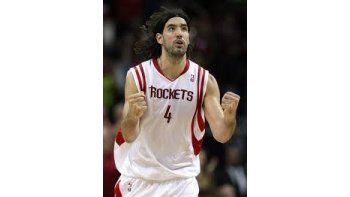 Scola anotó 21 puntos en la victoria de Houston.