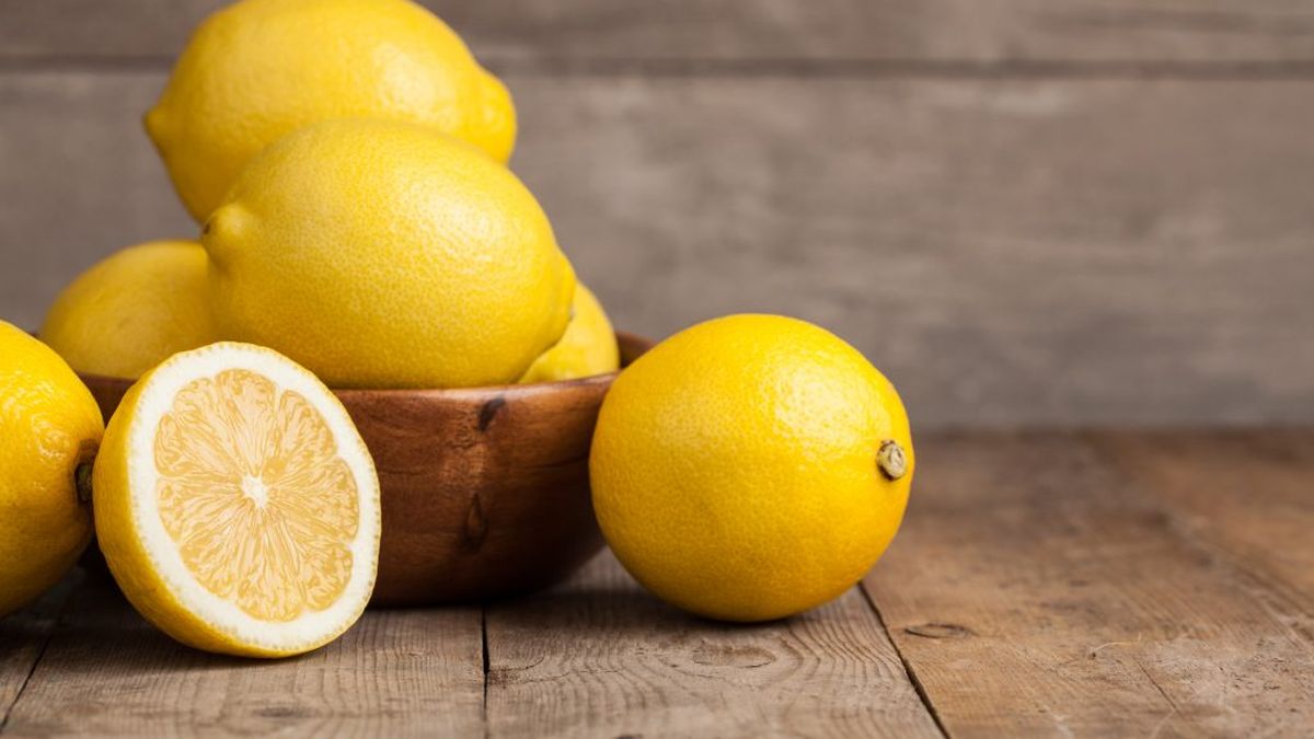 Lemon: the best natural detoxifier for after the holidays