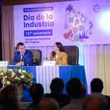 La Cámara de Industrias del Uruguay planteó sus reclamos al gobierno durante un evento al que asistieron el presidente Yamandú Orsi y la ministra Fernanda Cardona, entre otros. La Cámara de Industrias del Uruguay planteó sus reclamos al gobierno durante un evento al que asistieron el presidente Yamandú Orsi y la ministra Fernanda Cardona, entre otros.