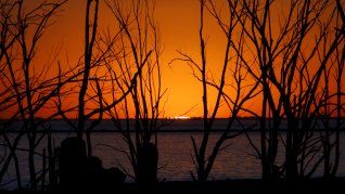 El increíble paisaje natural atrae a todos los turistas. El increíble paisaje natural atrae a todos los turistas.