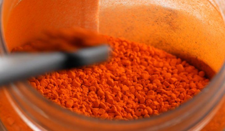 La tartrazina es uno de los colorantes artificiales más utilizados en la industria alimentaria para teñir los alimentos de color amarillo. La tartrazina es uno de los colorantes artificiales más utilizados en la industria alimentaria para teñir los alimentos de color amarillo.