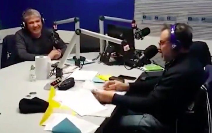 Radio 10 entregó una moto para celebrar los cien años de la radio.