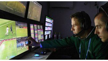 La FIFA analiza nuevos mecanismos para terminar con las polémicas generadas por el sistema.