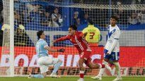 Argentinos Juniors sigue en carrera