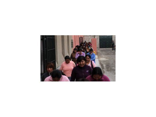 Chile inició deportación de presos extranjeros con el traslado de 122 peruanos