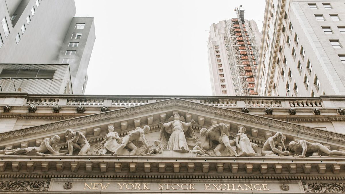 Wall Street opera sin una tendencia clara y enfoca toda su atencin en la decisin de tasas de la Fed