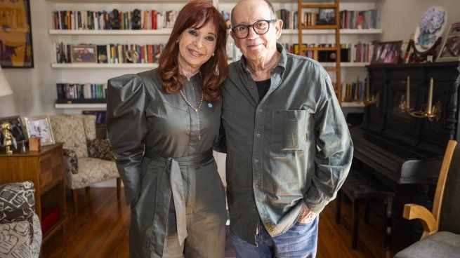 Cristina Kirchner compartió imágenes de su encuentro con el artista cubano.