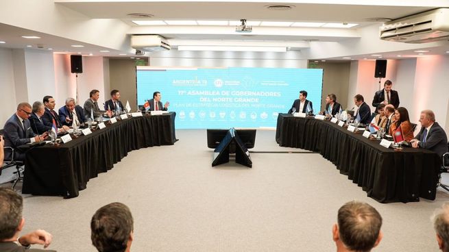 Los gobernadores del Norte Grande aguardan conocer los detalles del paquete anunciado por Luis Caputo.
