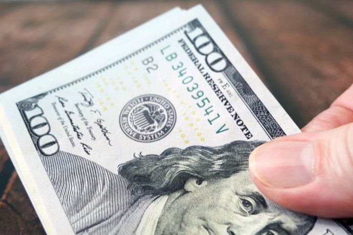 El dólar continúa 5% por debajo del techo de la banda cambiaria El dólar continúa 5% por debajo del techo de la banda cambiaria