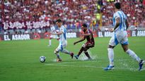 Argentina sufrió ante Venezuela y el estadio de Maturín, que no resistió una tormenta a minutos del inicio del partido.