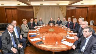 Luis Caputo junto a su equipo ecónomico se reunió con Kristalina Georgieva.